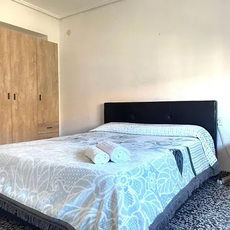 Private In Shared Workstay Проживание в семье *