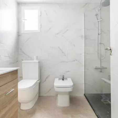 Habitación en casa particular Private In Shared Workstay Valencia